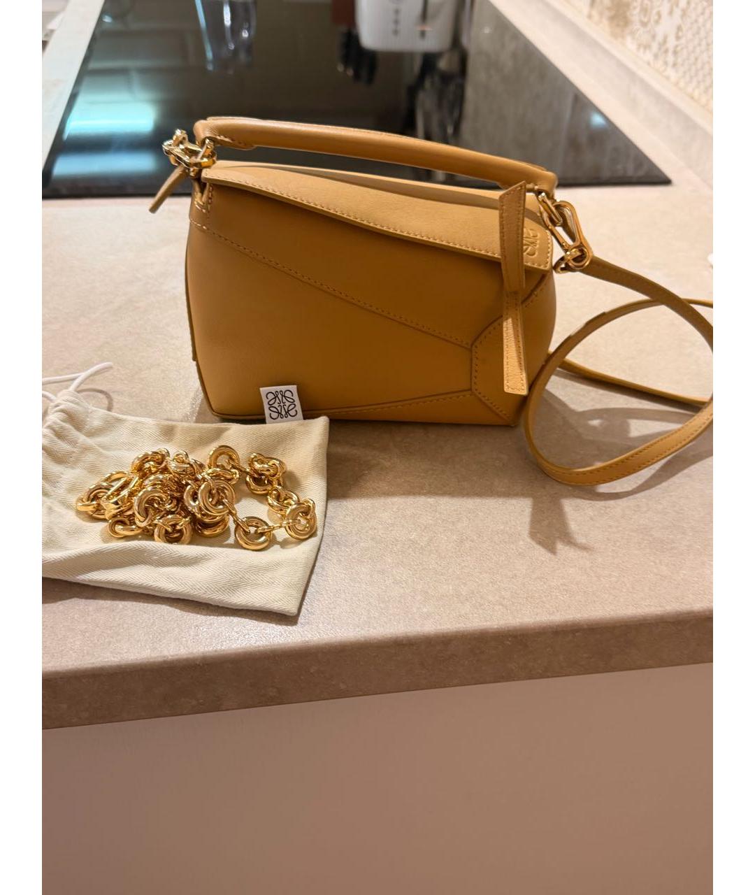 LOEWE Горчичная кожаная сумка с короткими ручками, фото 2