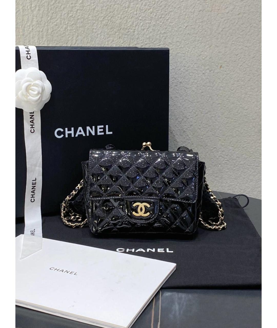 CHANEL Черная сумка через плечо из лакированной кожи, фото 10