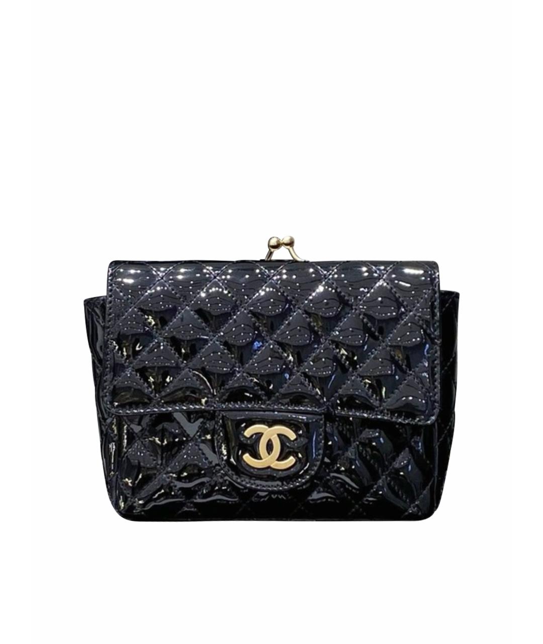 CHANEL Черная сумка через плечо из лакированной кожи, фото 1