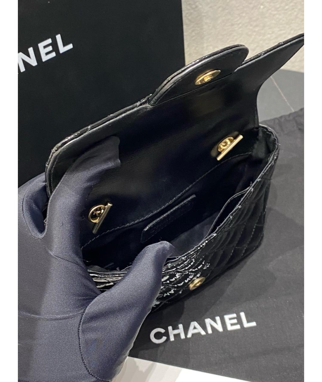 CHANEL Черная сумка через плечо из лакированной кожи, фото 9