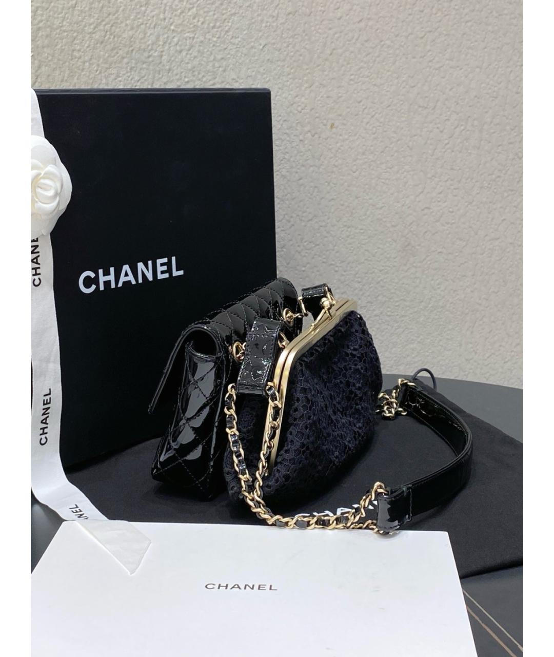 CHANEL Черная сумка через плечо из лакированной кожи, фото 5