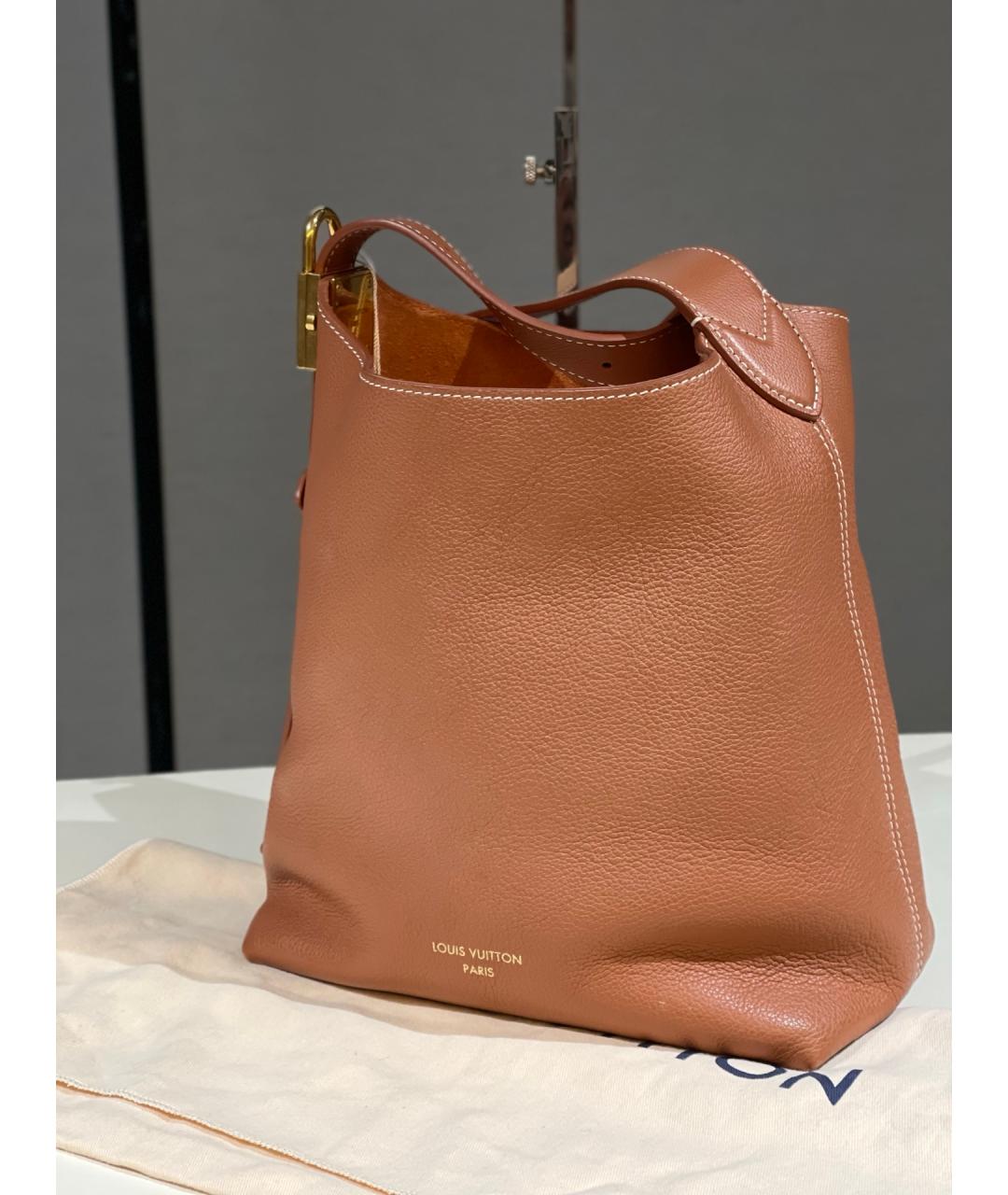 LOUIS VUITTON Коричневая кожаная сумка через плечо, фото 7