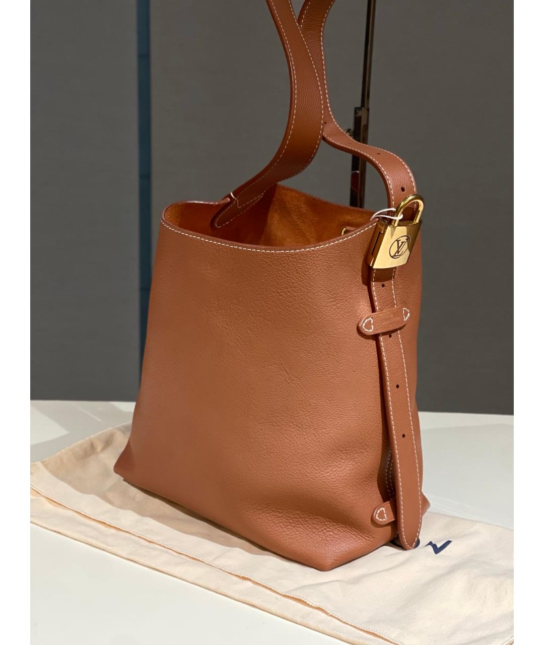 LOUIS VUITTON Коричневая кожаная сумка через плечо, фото 4