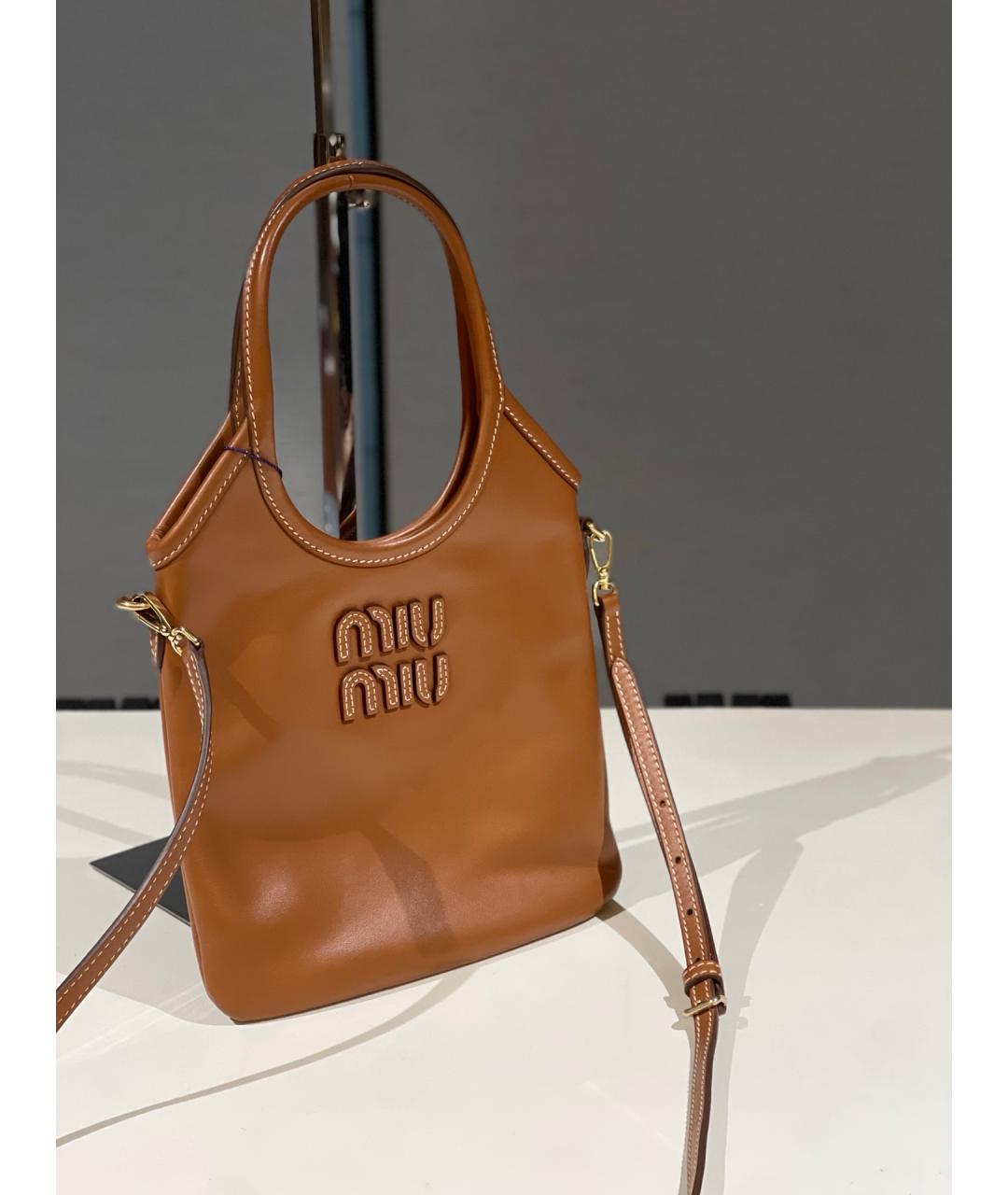 MIU MIU Коричневая кожаная сумка тоут, фото 2