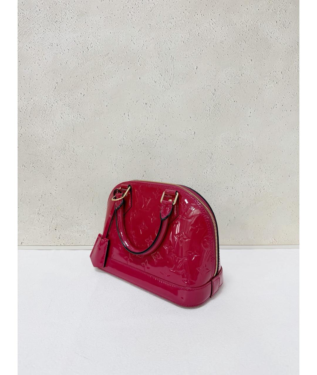 LOUIS VUITTON Красная сумка с короткими ручками из лакированной кожи, фото 4