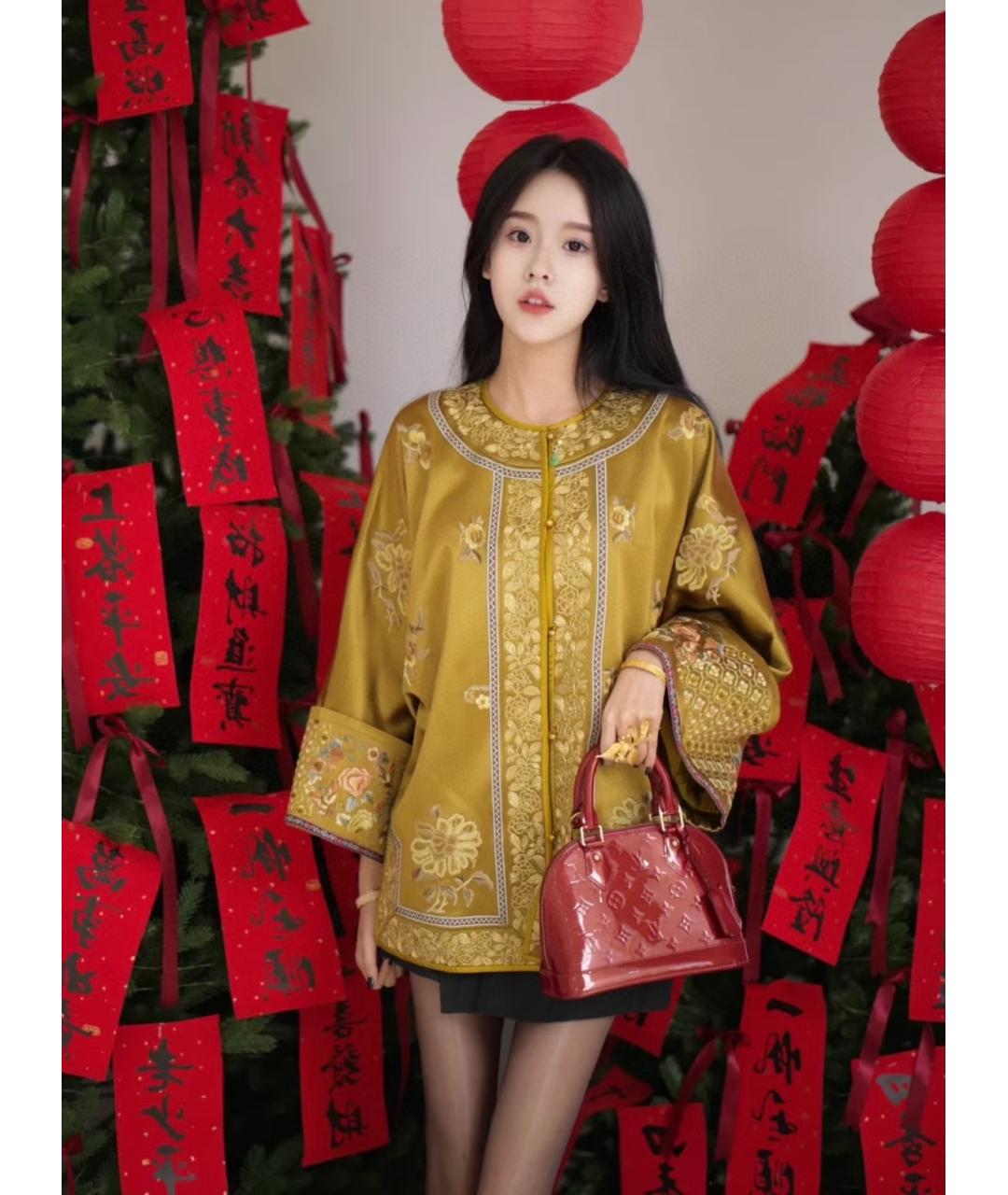 LOUIS VUITTON Красная сумка с короткими ручками из лакированной кожи, фото 6