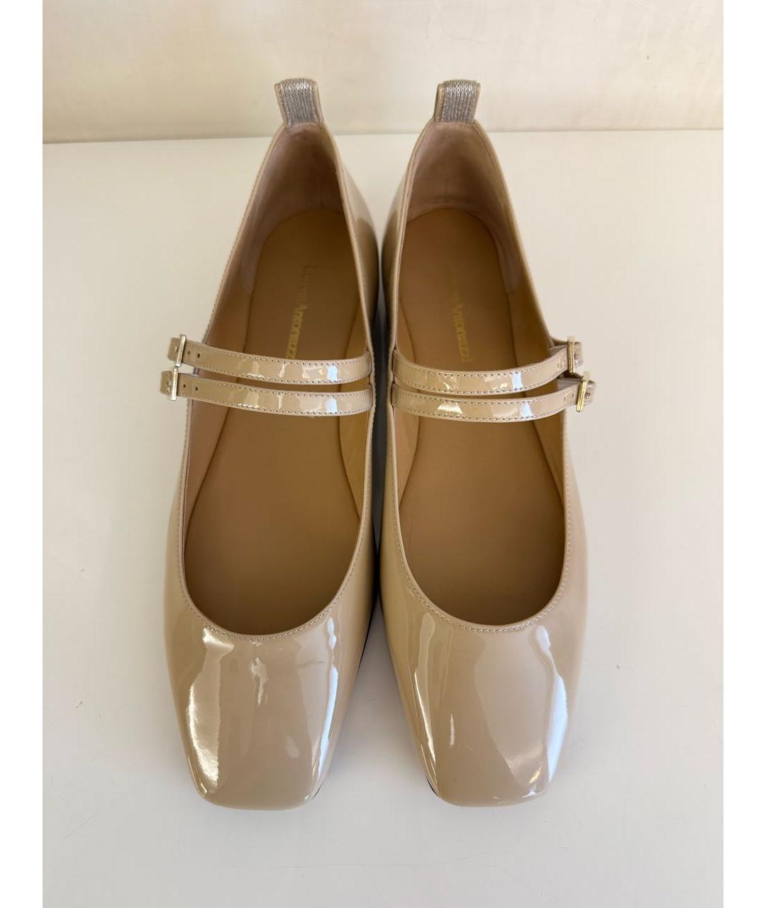 LORENA ANTONIAZZI Бежевые туфли из лакированной кожи, фото 2