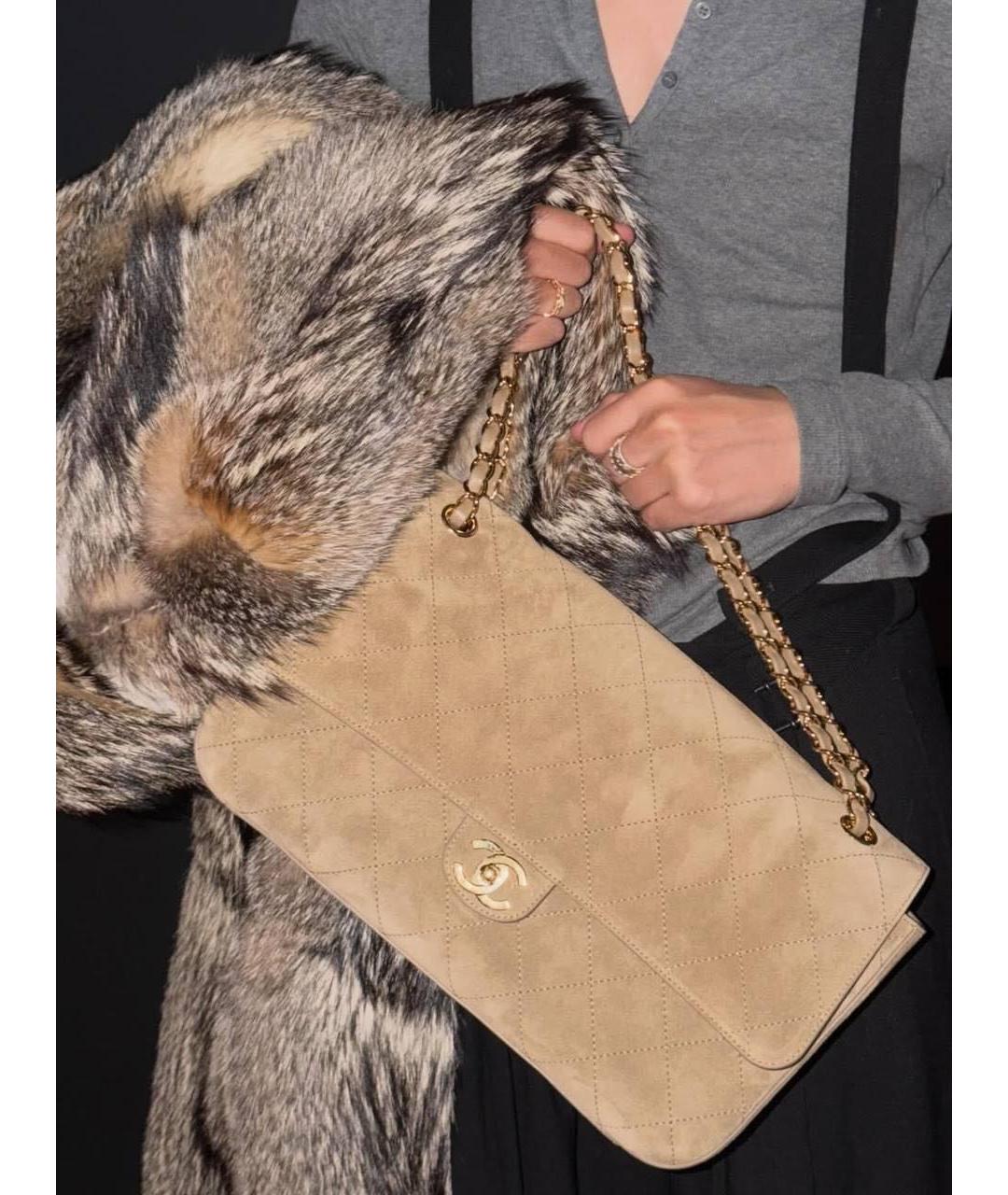 CHANEL Бежевая замшевая сумка через плечо, фото 2