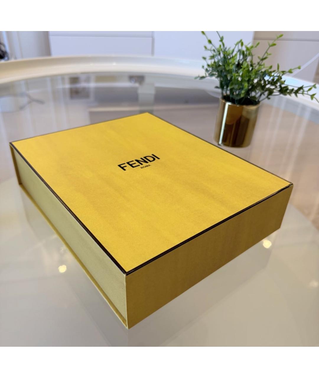 FENDI Золотой брелок, фото 4