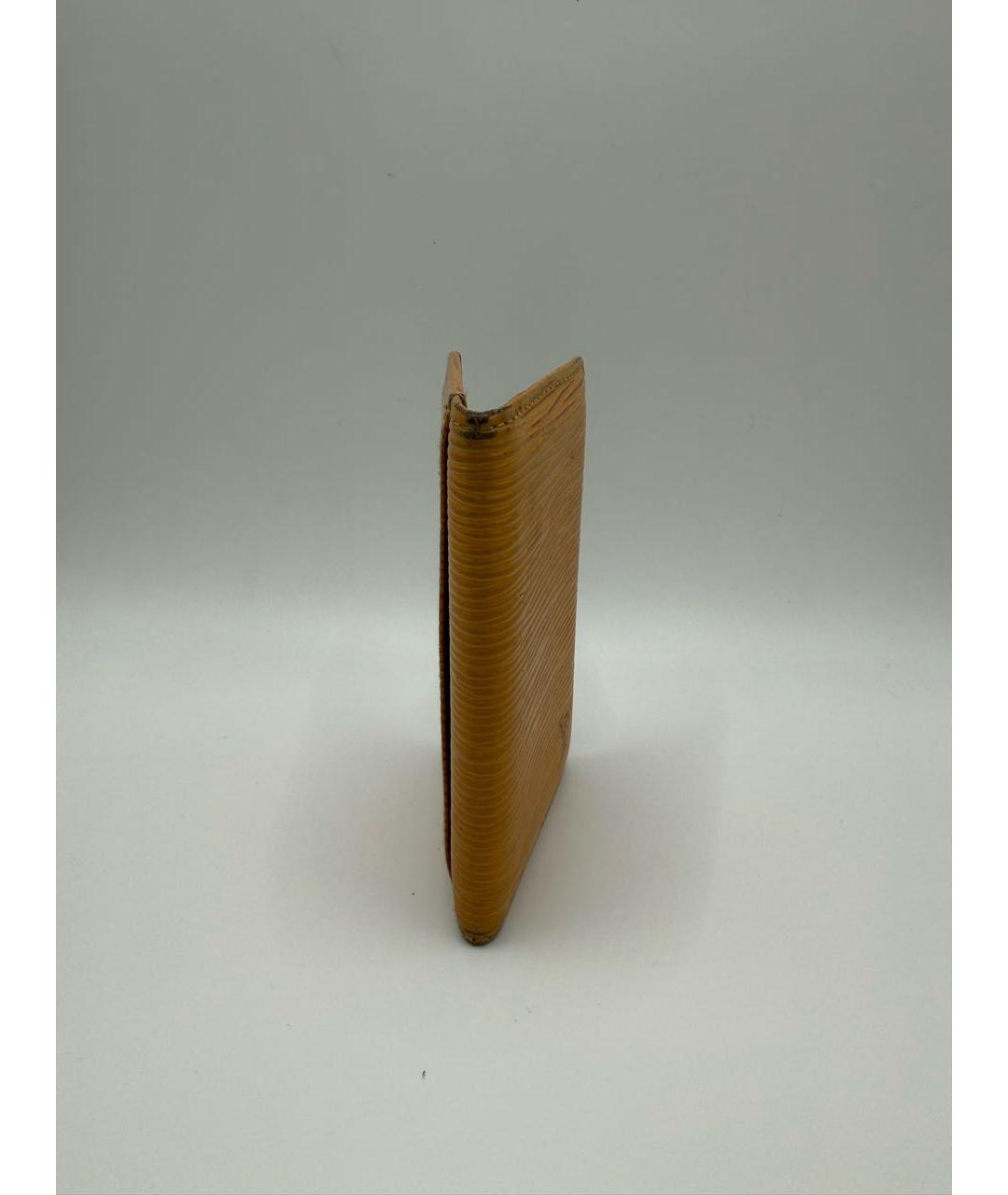 LOUIS VUITTON Горчичный кожаный кардхолдер, фото 4