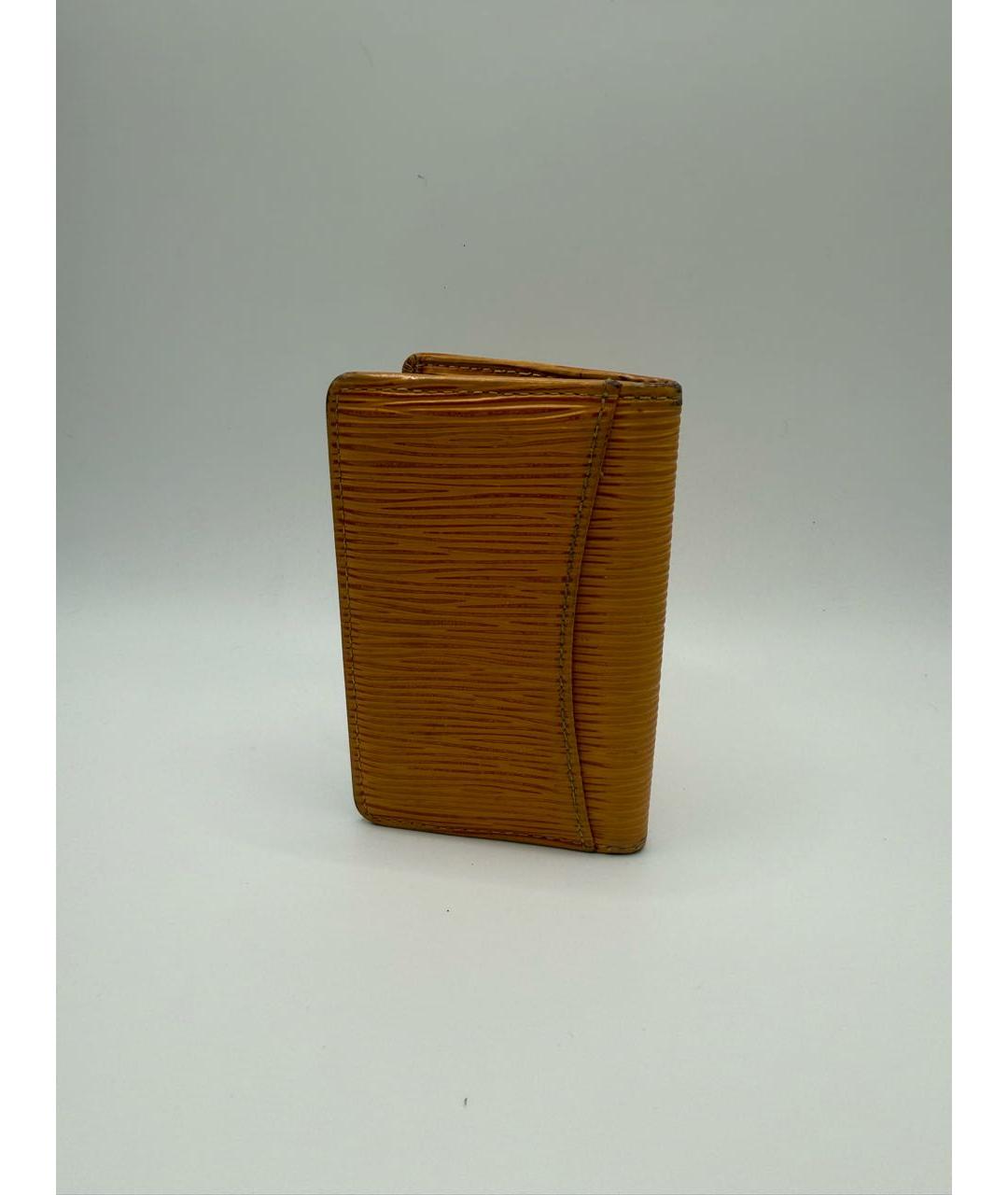 LOUIS VUITTON Горчичный кожаный кардхолдер, фото 2