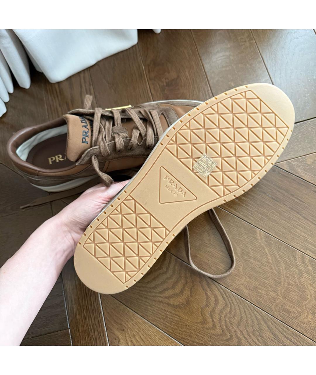 PRADA Коричневые замшевые низкие кроссовки / кеды, фото 4