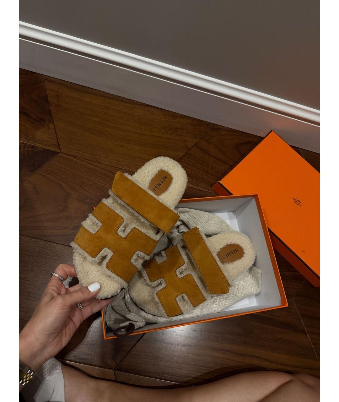 HERMES Коричневые замшевые шлепанцы, фото 2