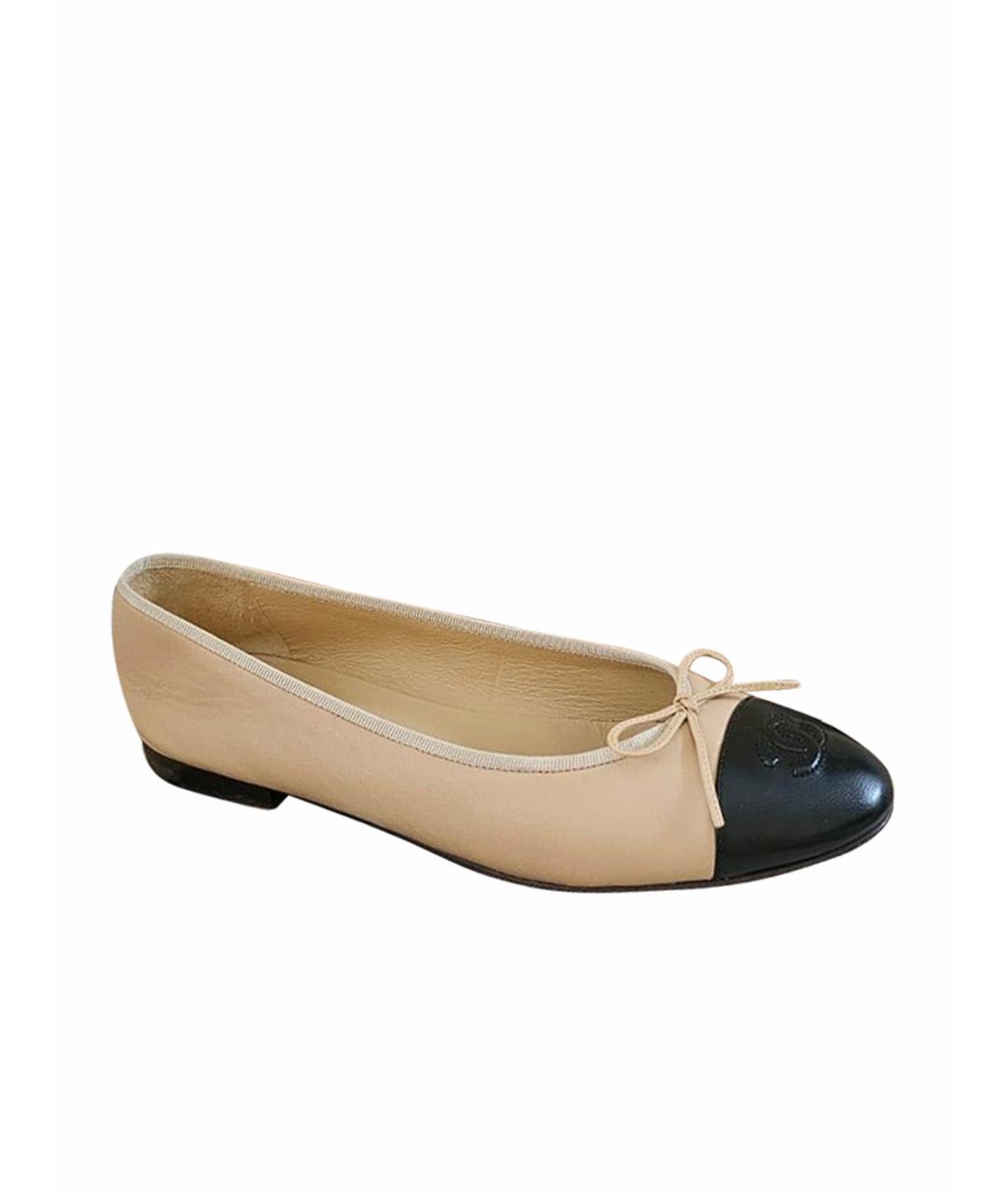CHANEL Бежевые кожаные балетки, фото 1