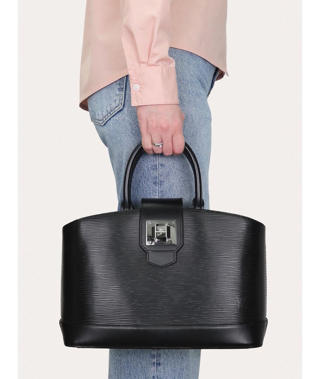 LOUIS VUITTON Черная кожаная сумка с короткими ручками, фото 8