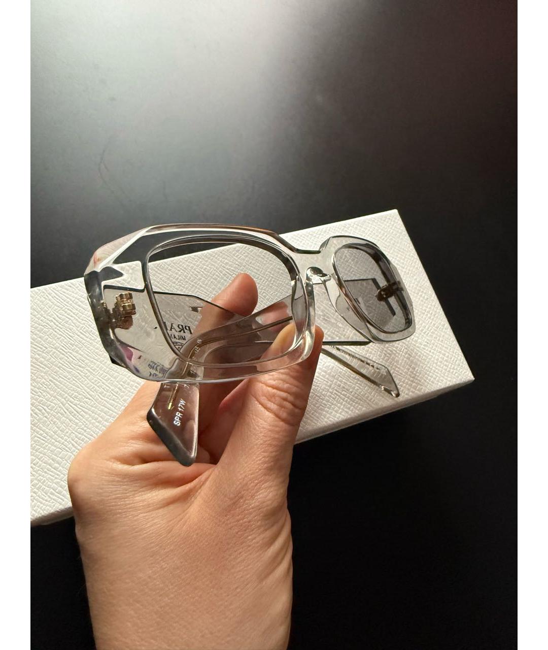 PRADA Серые пластиковые солнцезащитные очки, фото 2