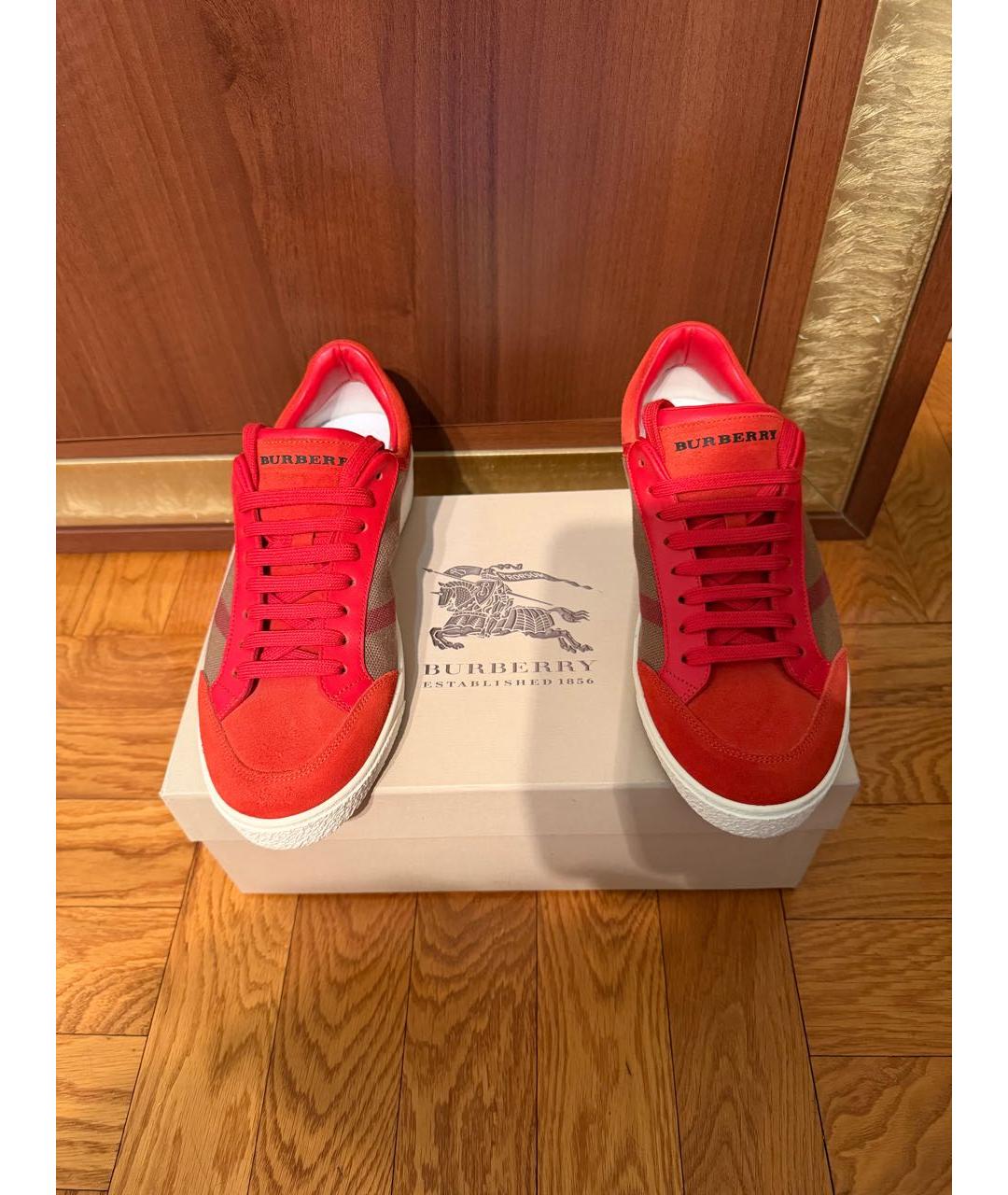 BURBERRY Красные текстильные низкие кроссовки / кеды, фото 2