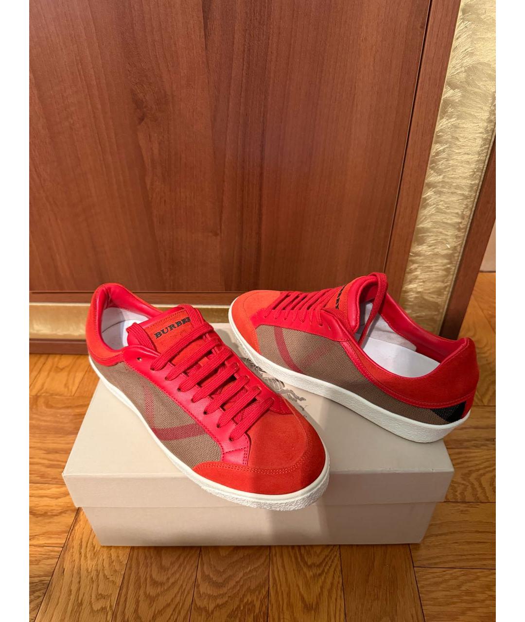 BURBERRY Красные текстильные низкие кроссовки / кеды, фото 5