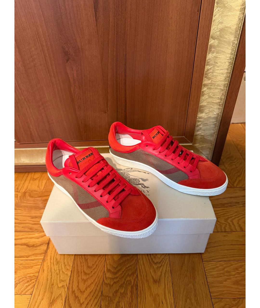 BURBERRY Красные текстильные низкие кроссовки / кеды, фото 3