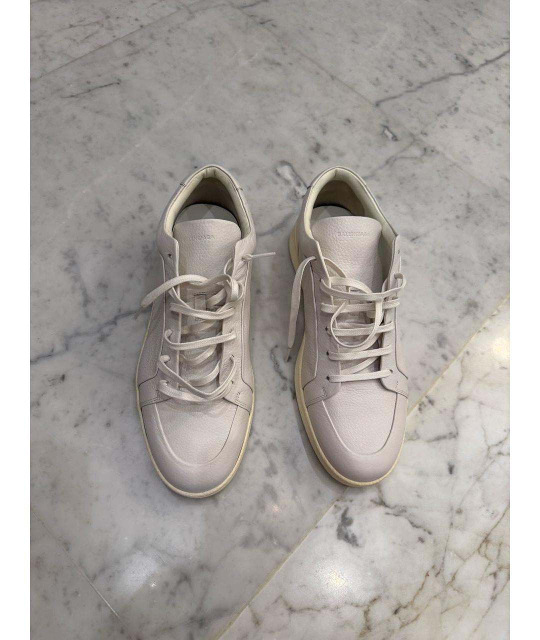 BALENCIAGA Белые кожаные низкие кроссовки / кеды, фото 2