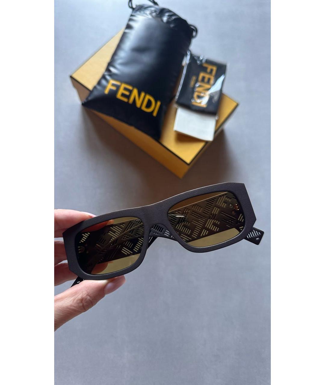 FENDI Антрацитовые пластиковые солнцезащитные очки, фото 6