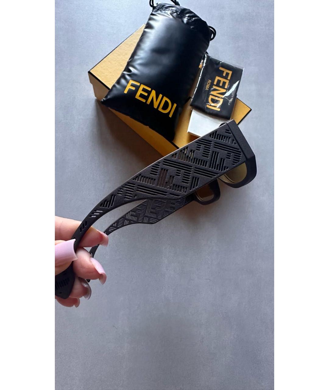 FENDI Антрацитовые пластиковые солнцезащитные очки, фото 2