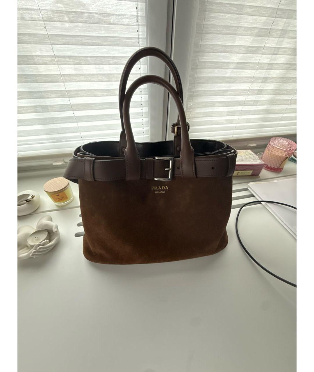 PRADA Коричневая замшевая сумка с короткими ручками, фото 7