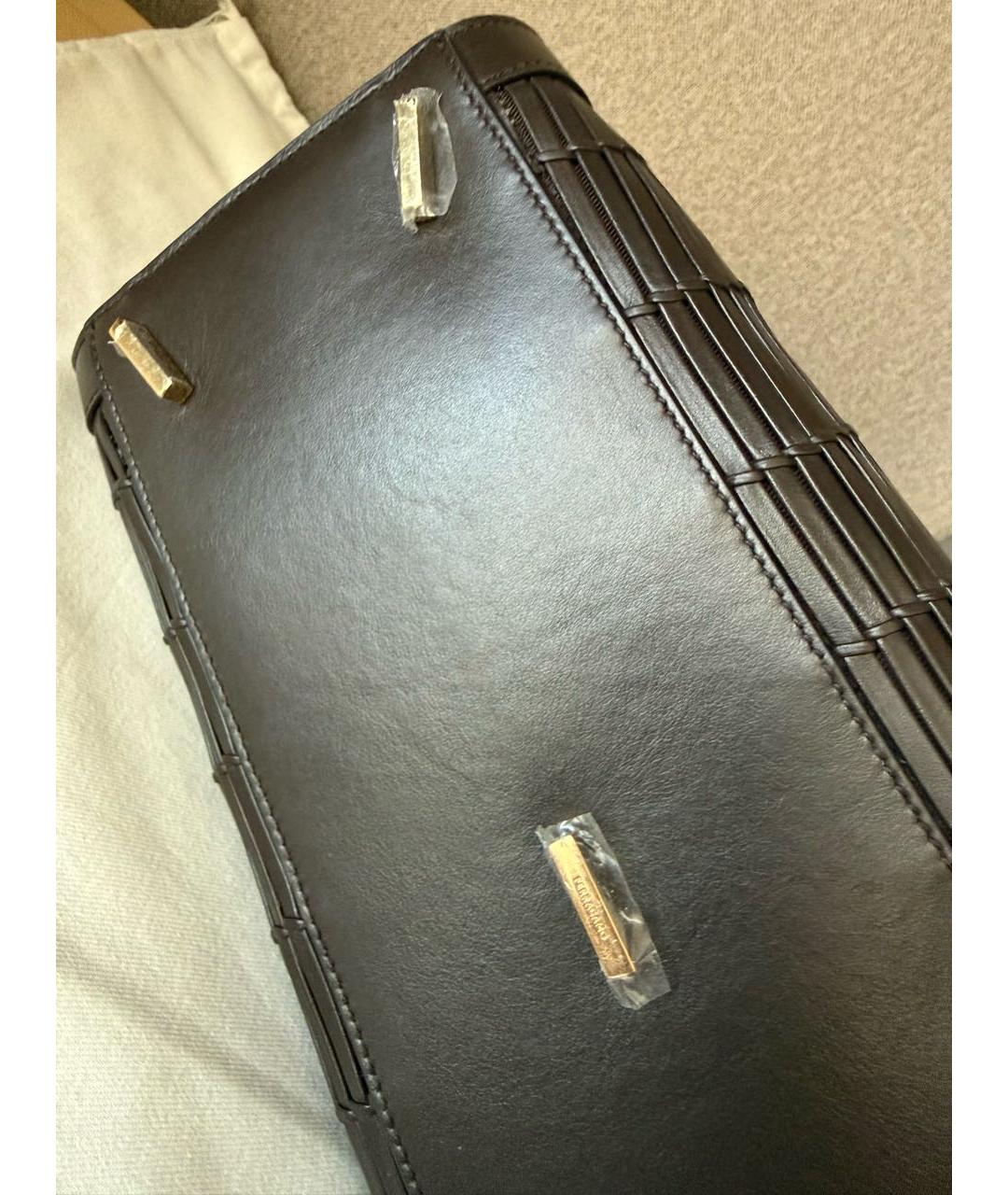 FERRAGAMO Коричневая кожаная сумка через плечо, фото 6