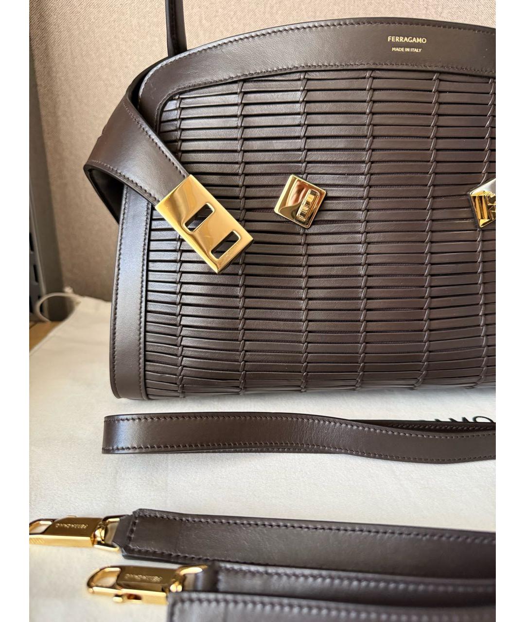 FERRAGAMO Коричневая кожаная сумка через плечо, фото 4