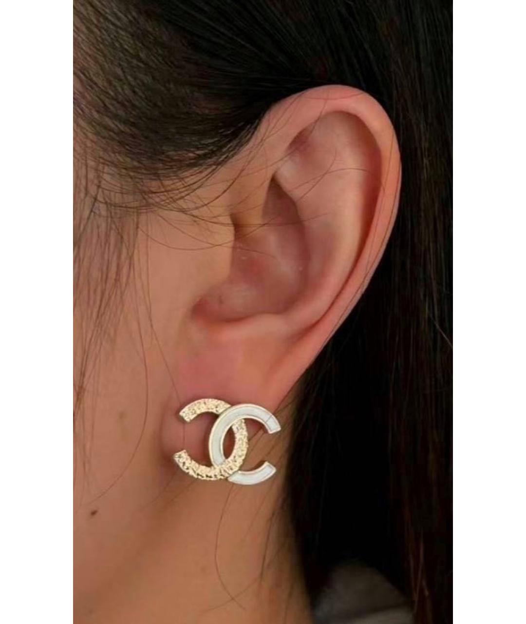 CHANEL Золотые металлические серьги, фото 4