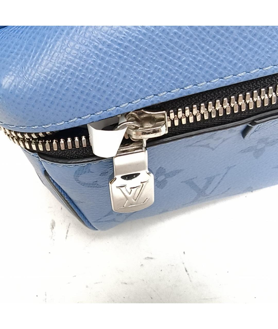 LOUIS VUITTON Голубая кожаная поясная сумка, фото 7