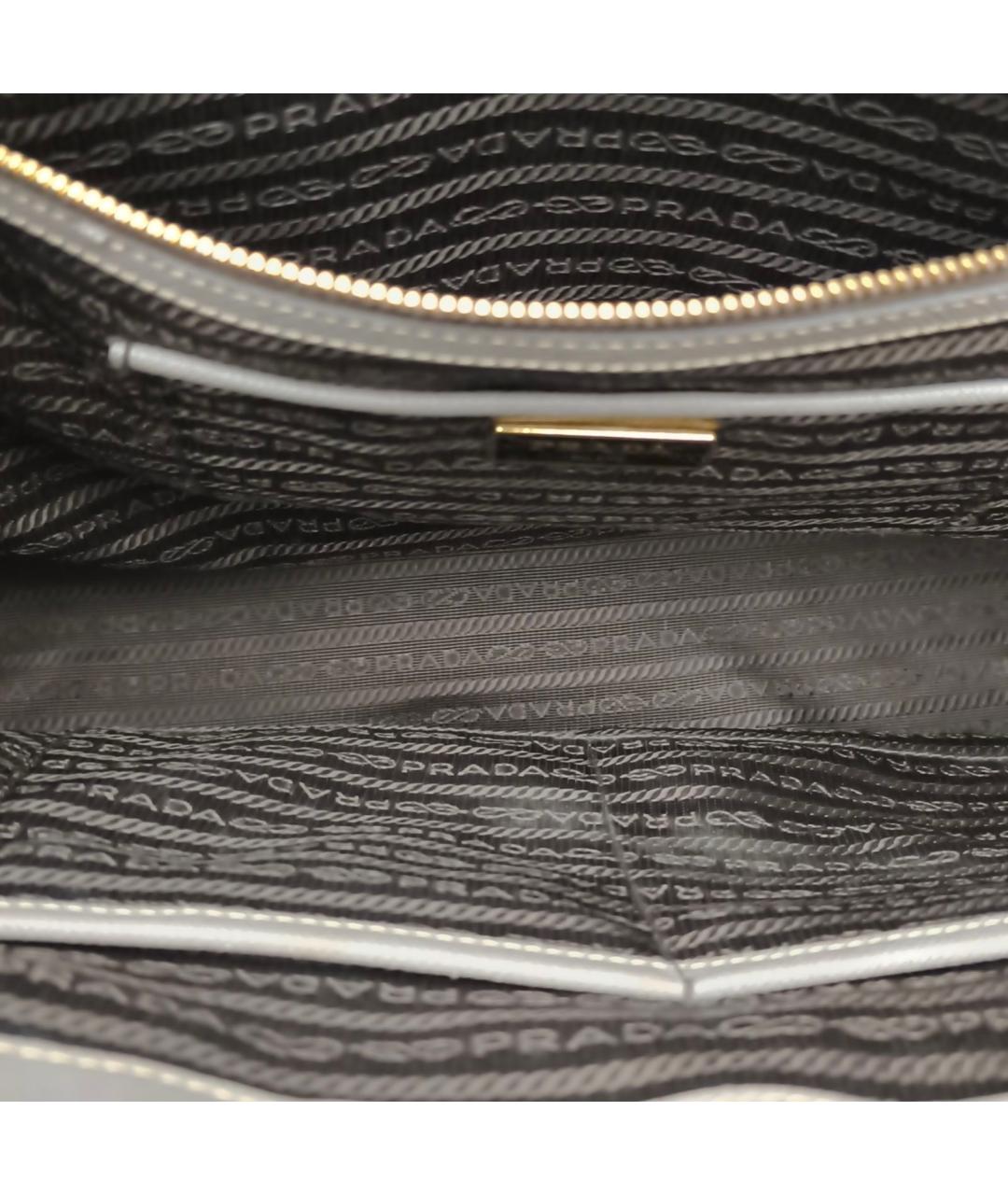 PRADA Серая кожаная сумка с короткими ручками, фото 7