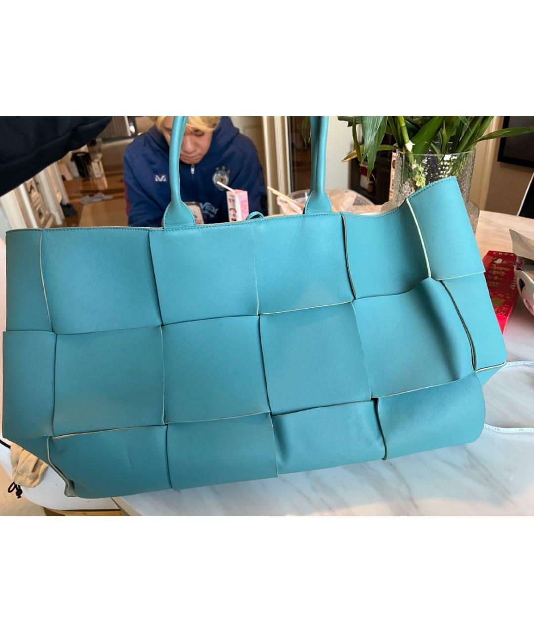 BOTTEGA VENETA Синяя кожаная сумка с короткими ручками, фото 9