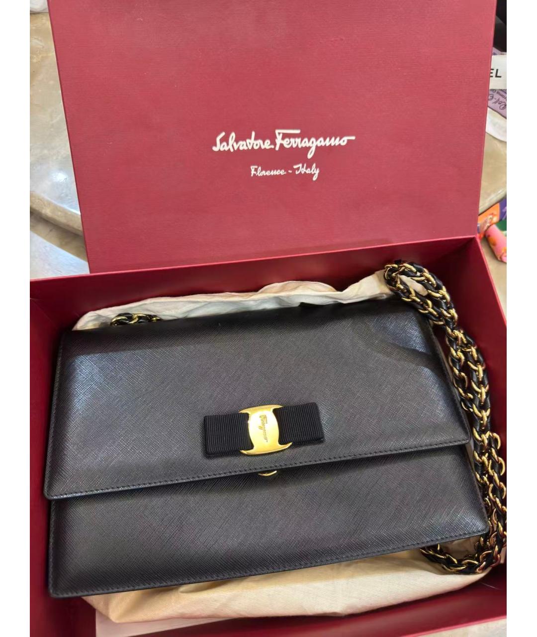 FERRAGAMO Черная кожаная сумка через плечо, фото 9