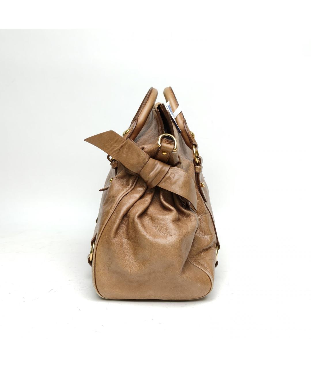 MIU MIU Коричневая кожаная сумка с короткими ручками, фото 4