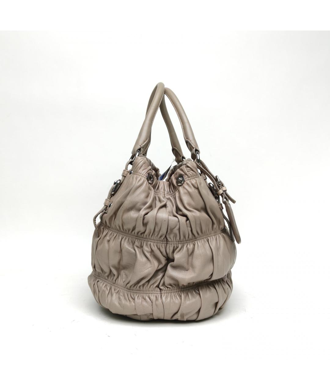 PRADA Серая кожаная сумка через плечо, фото 5