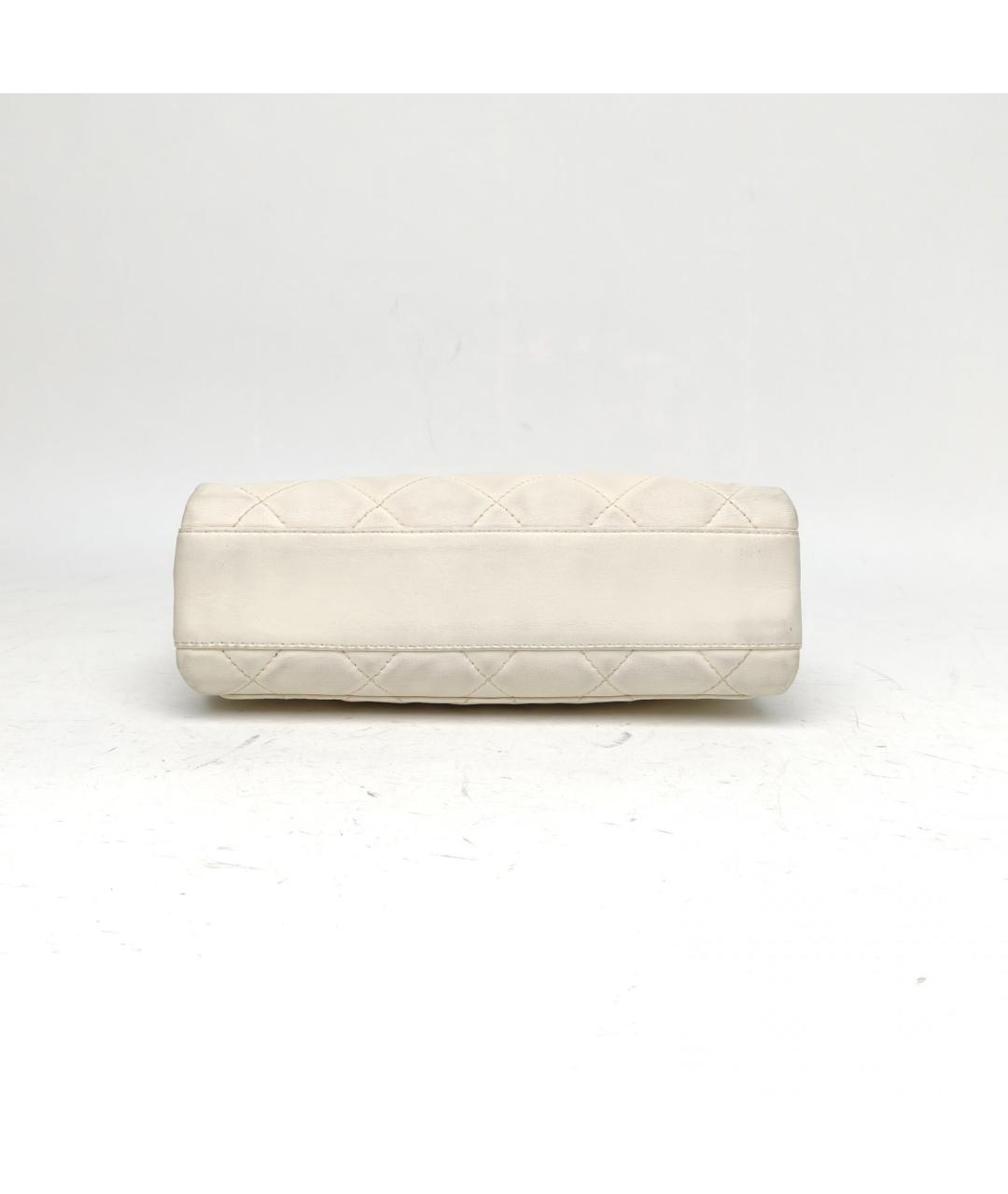 CHANEL Белая кожаная сумка с короткими ручками, фото 6