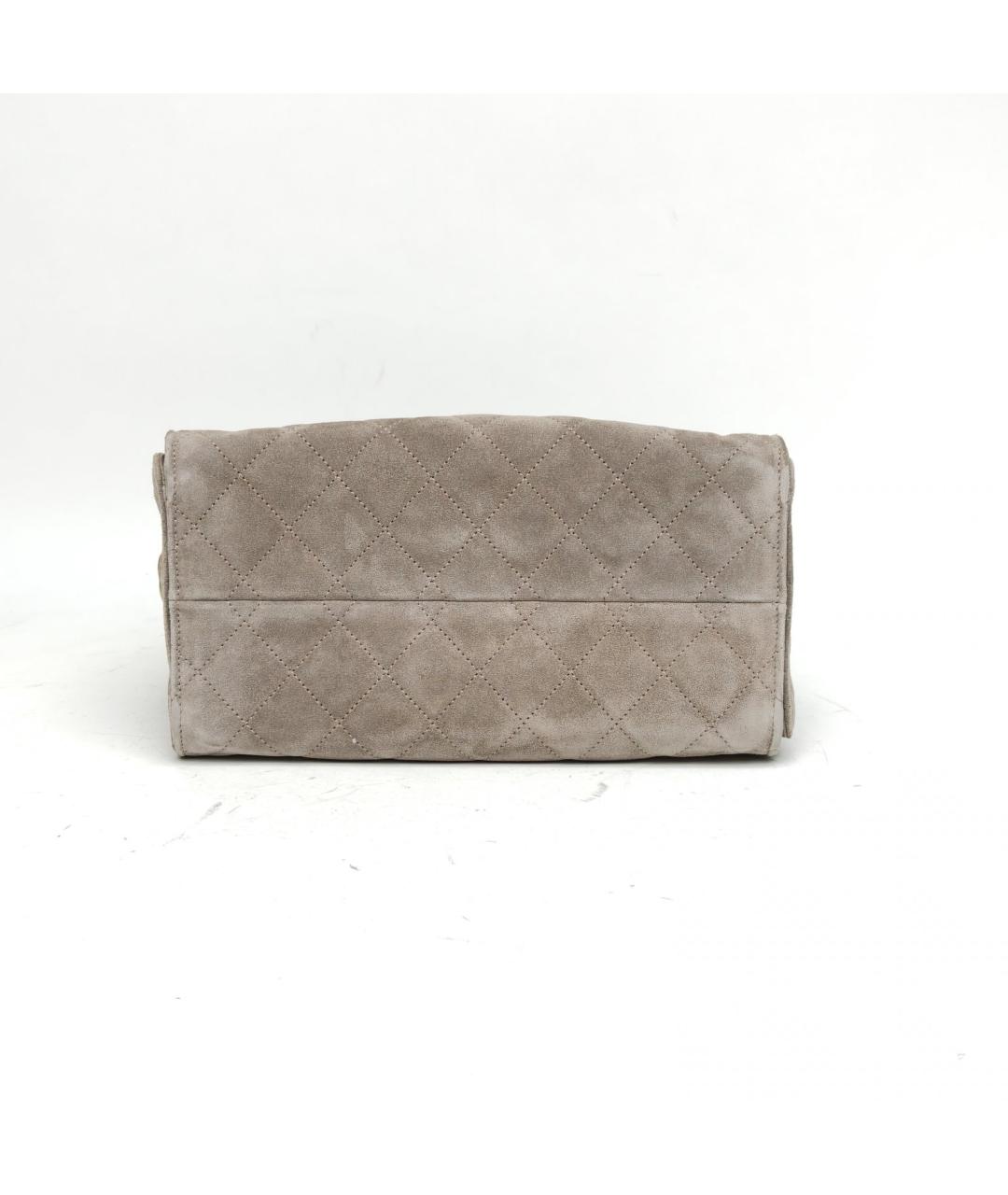 CHANEL Серая замшевая сумка через плечо, фото 6