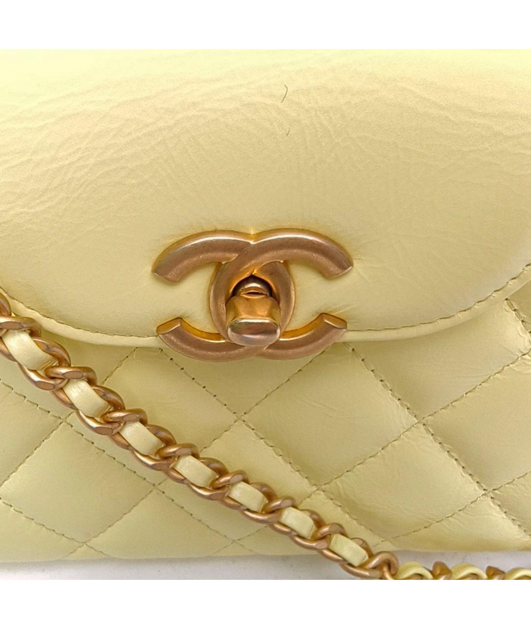 CHANEL Желтая кожаная сумка с короткими ручками, фото 3