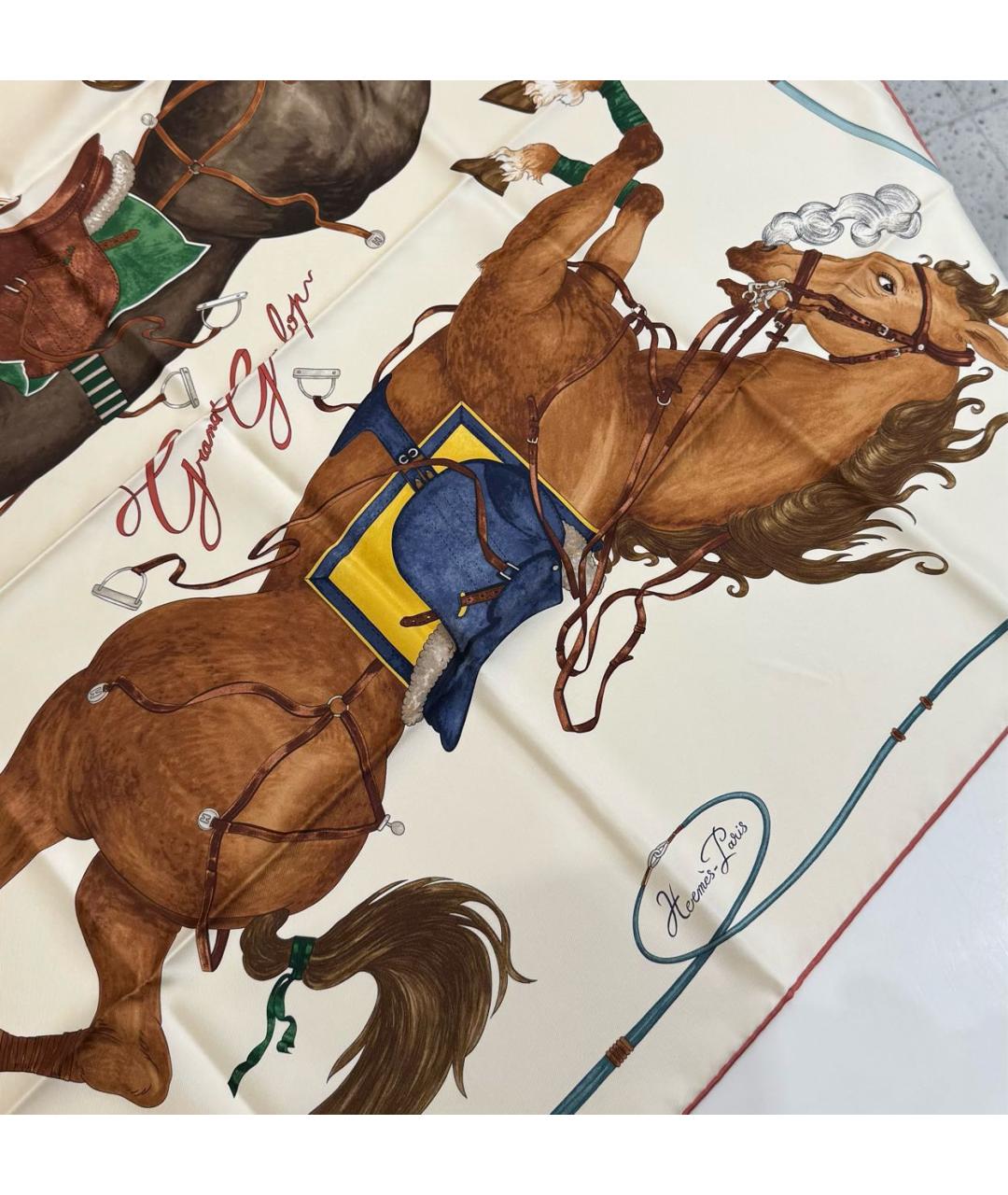 HERMES Бежевый шелковый платок, фото 3