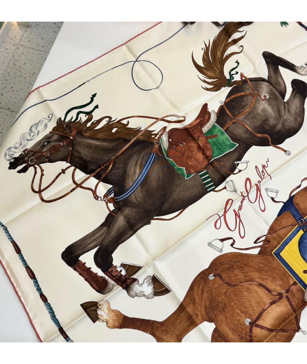 HERMES Бежевый шелковый платок, фото 4