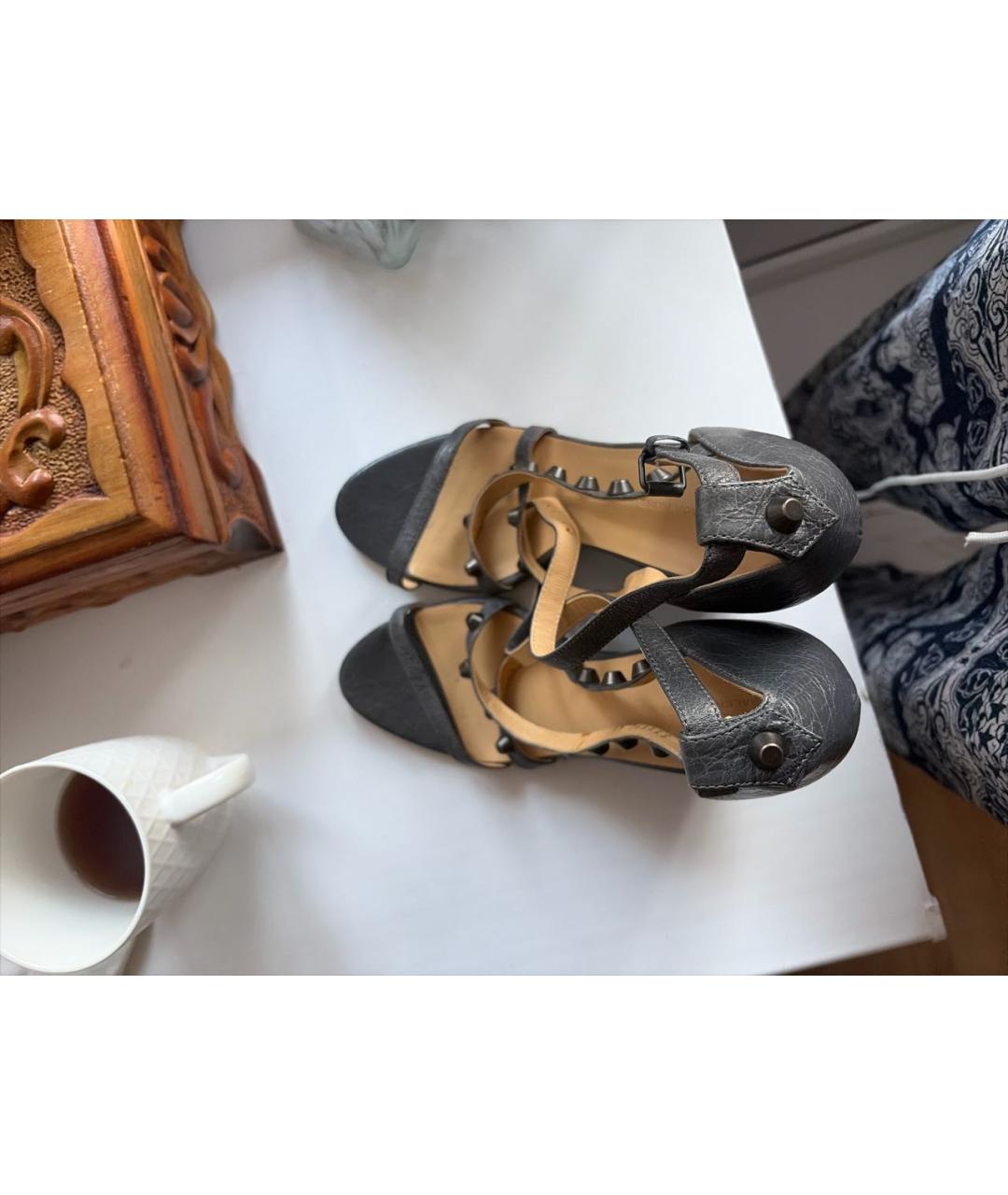 BALENCIAGA Темно-синие кожаные босоножки, фото 3