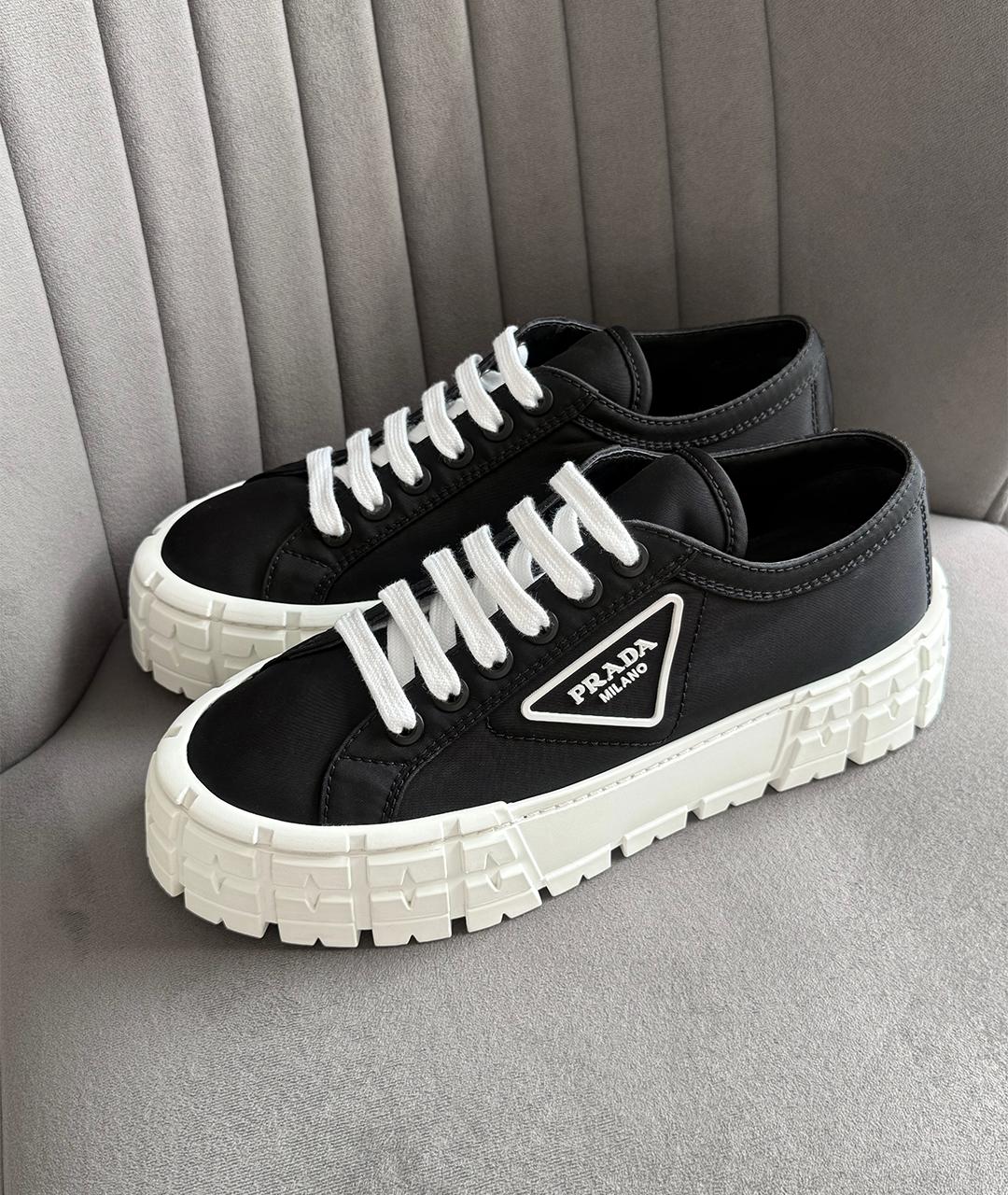 PRADA Черные кеды, фото 2