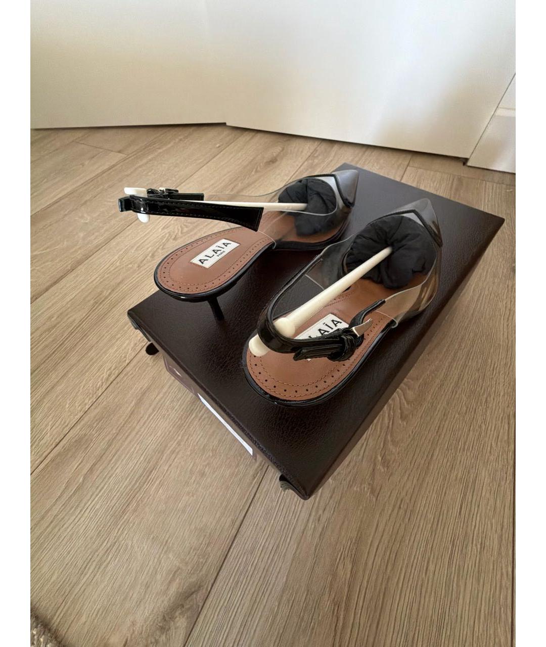 ALAIA Черные лодочки на низком каблуке из лакированной кожи, фото 5