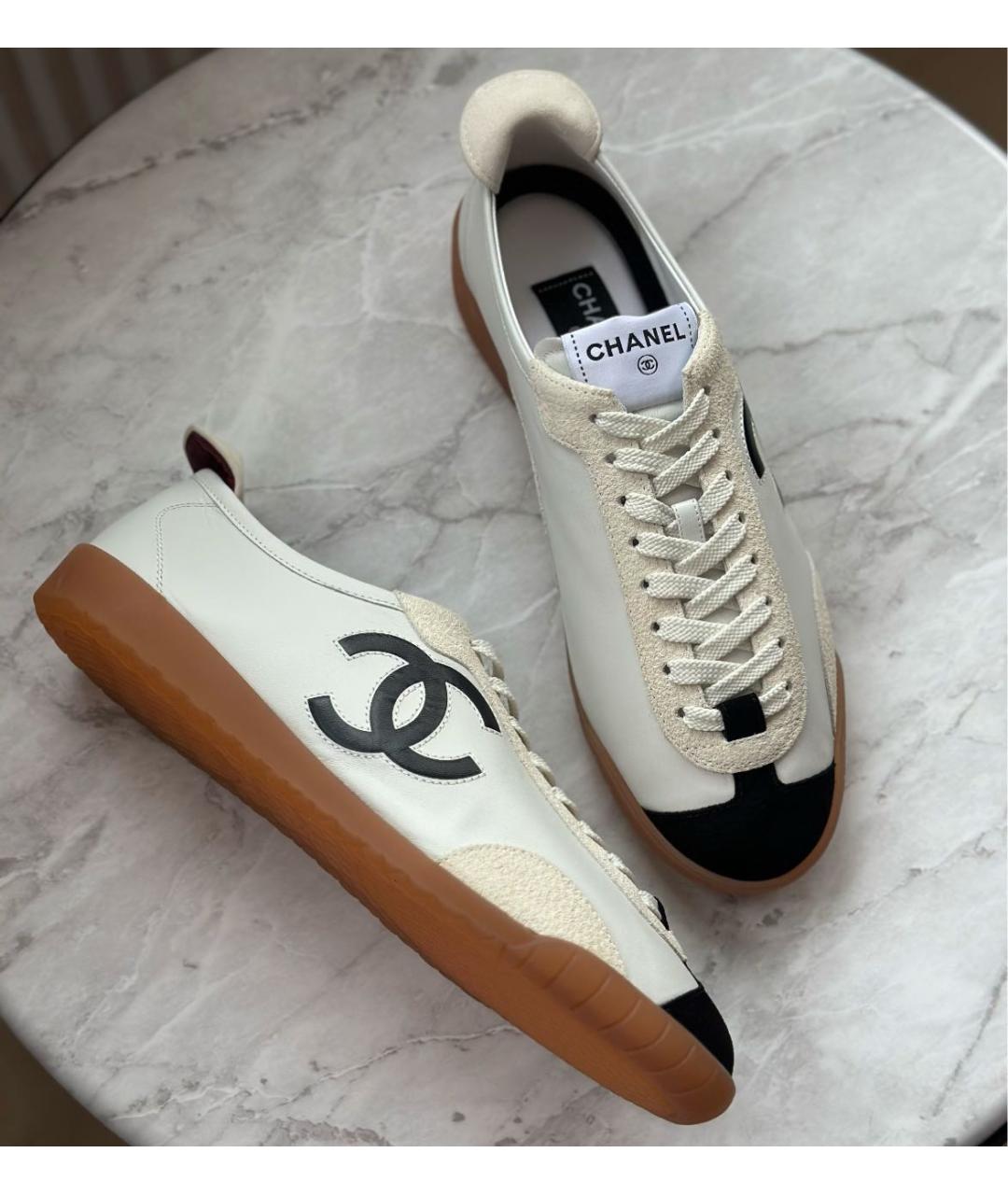 CHANEL Белые кожаные кеды, фото 2