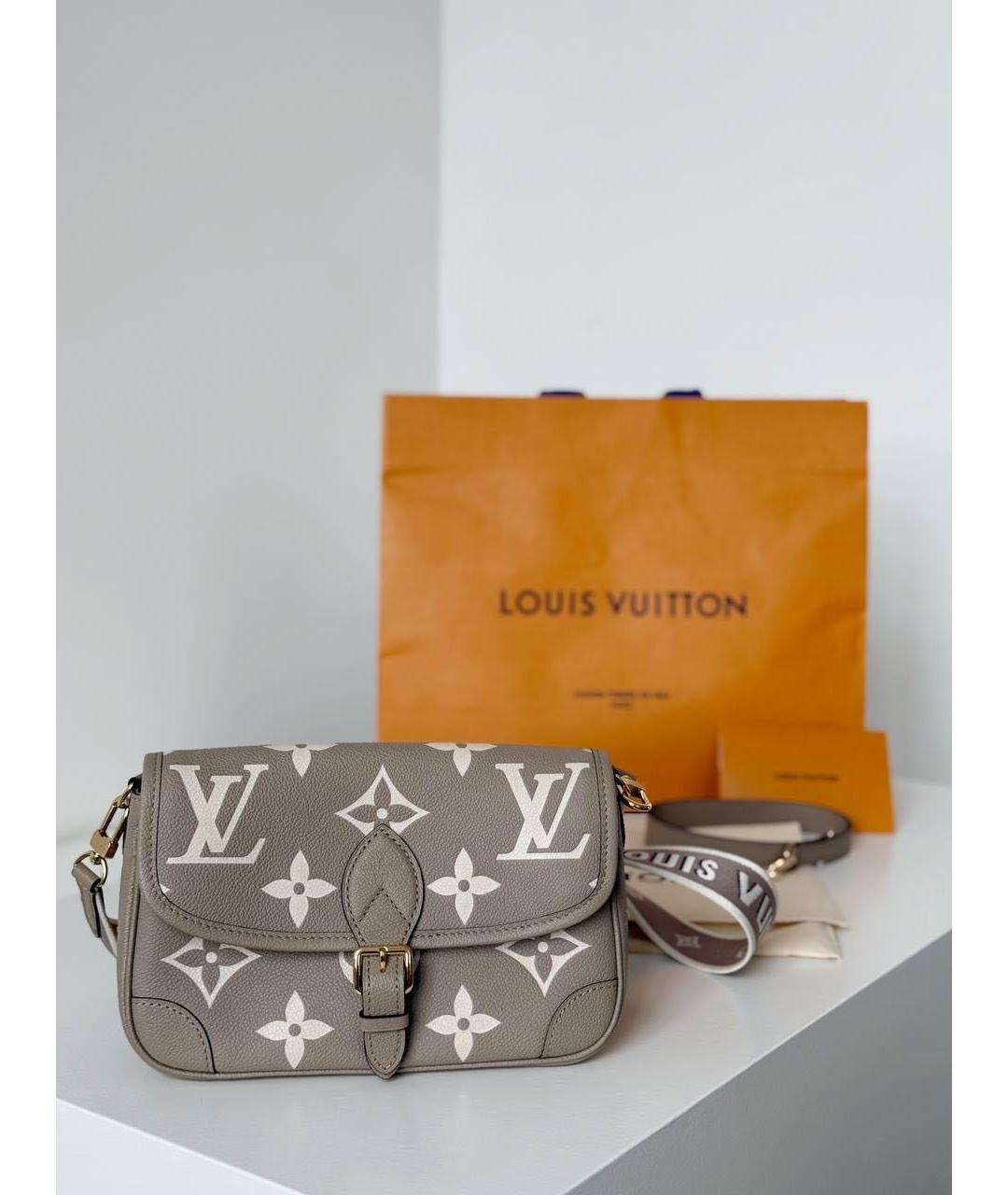 LOUIS VUITTON Бежевая кожаная сумка через плечо, фото 9