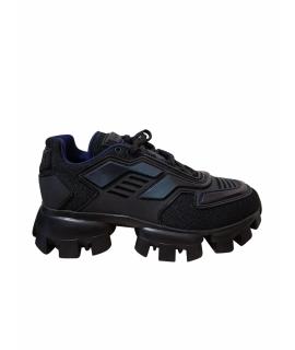 PRADA Низкие кроссовки / кеды