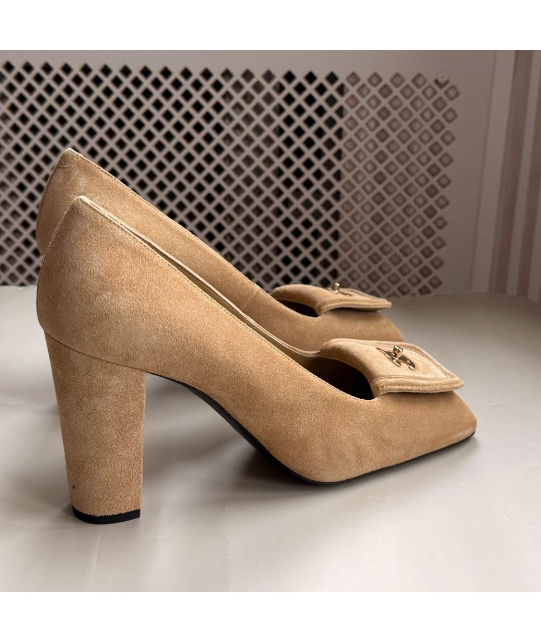 CHANEL Бежевые замшевые туфли, фото 3