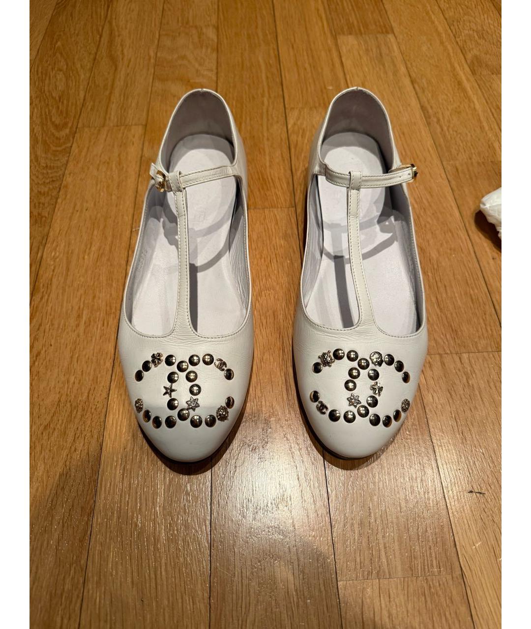 CHANEL Белые кожаные балетки, фото 2