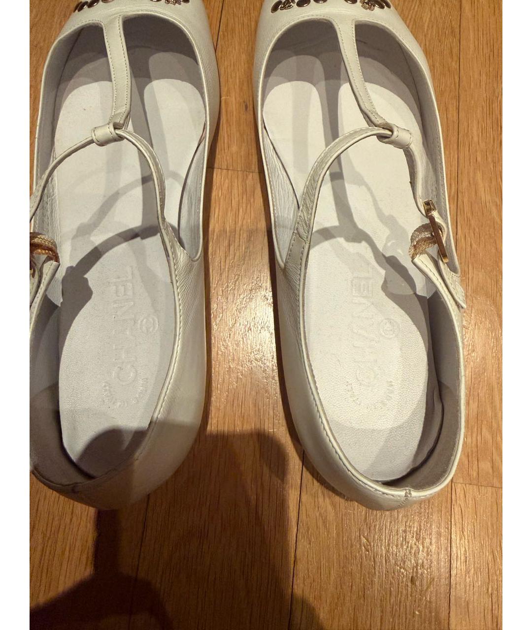 CHANEL Белые кожаные балетки, фото 5